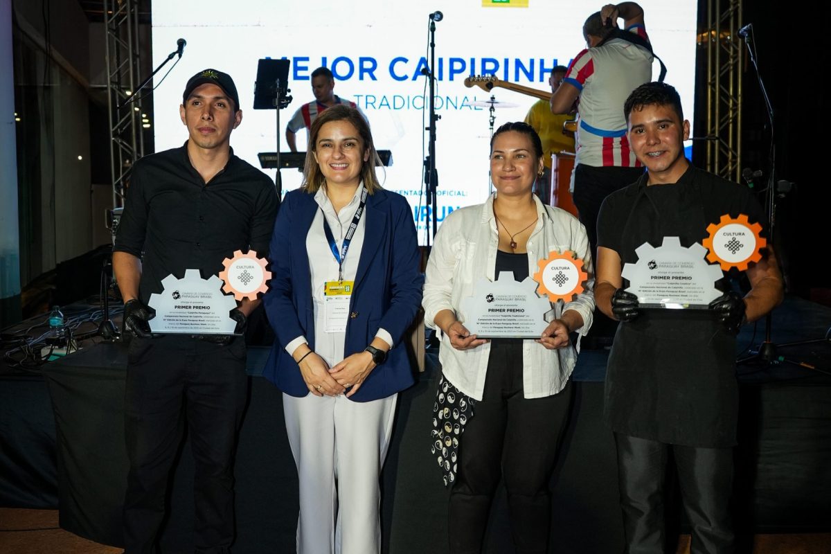 Tamara Troche, de SDS Partners, Fredy Fernández, de Capitão Bar, Fabio Cabrera, de Buenos Tragos Santaní